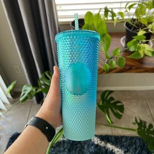 Starbucks NWT 2023 Glacier Blue Ombre
GRADIENT Studded Venti Tumbler Cold Cup